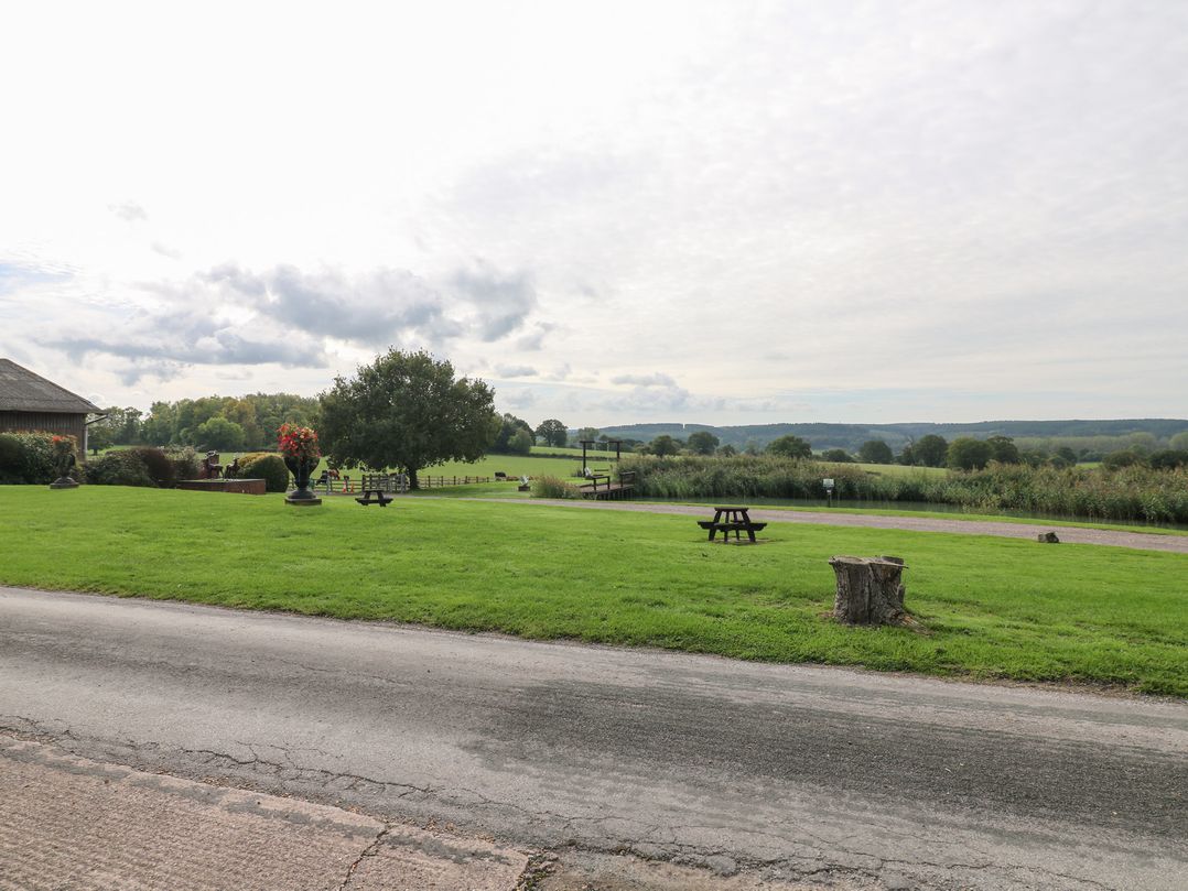 Far Coley Farm & Log Cabin