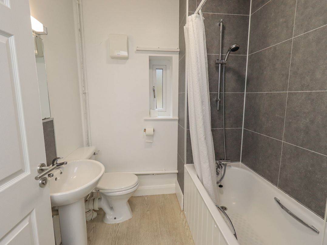 Jubilee Three Bedroom House Pet Free