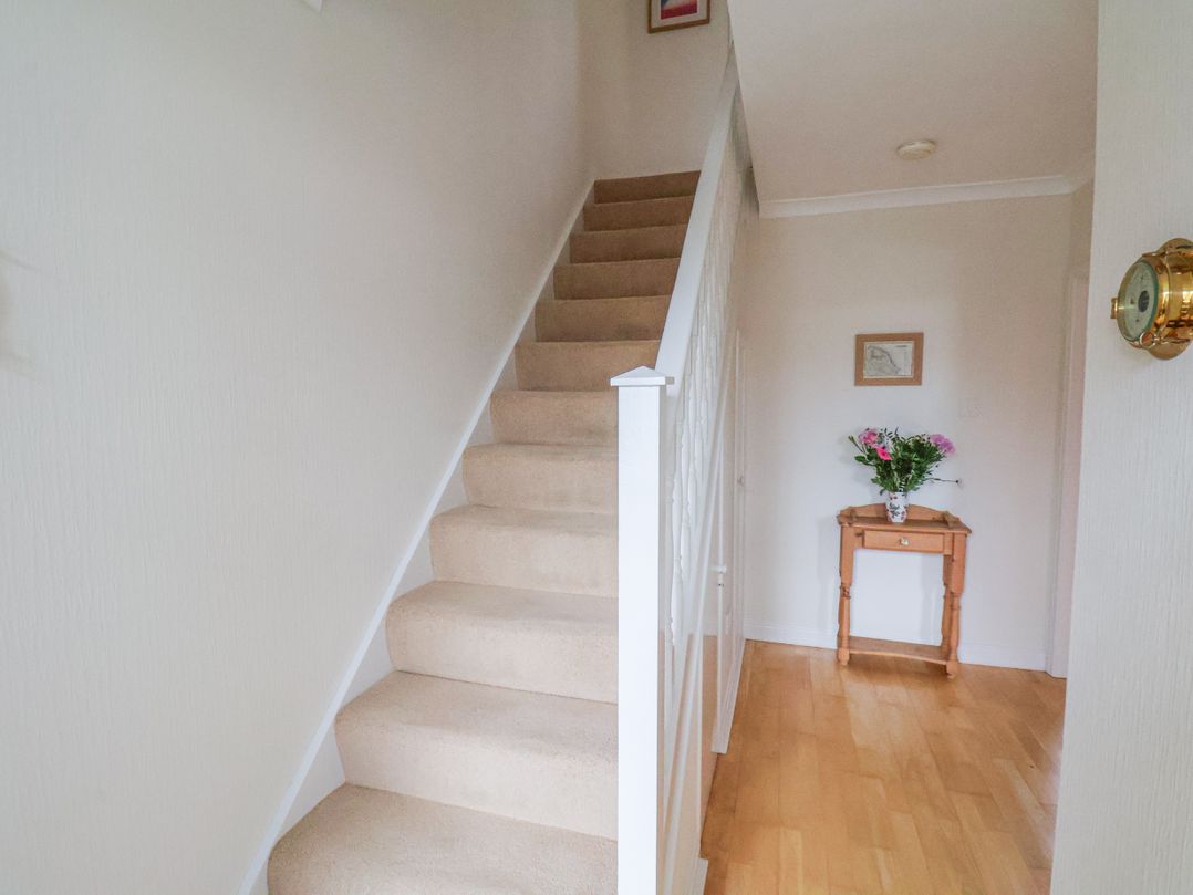 2 Maypole Green