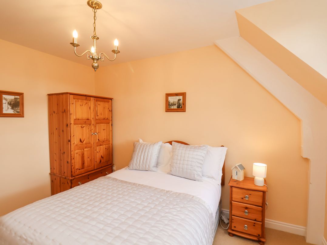 Maypole Cottage