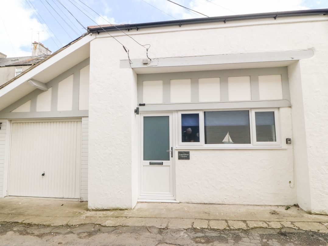 2 Dew Street