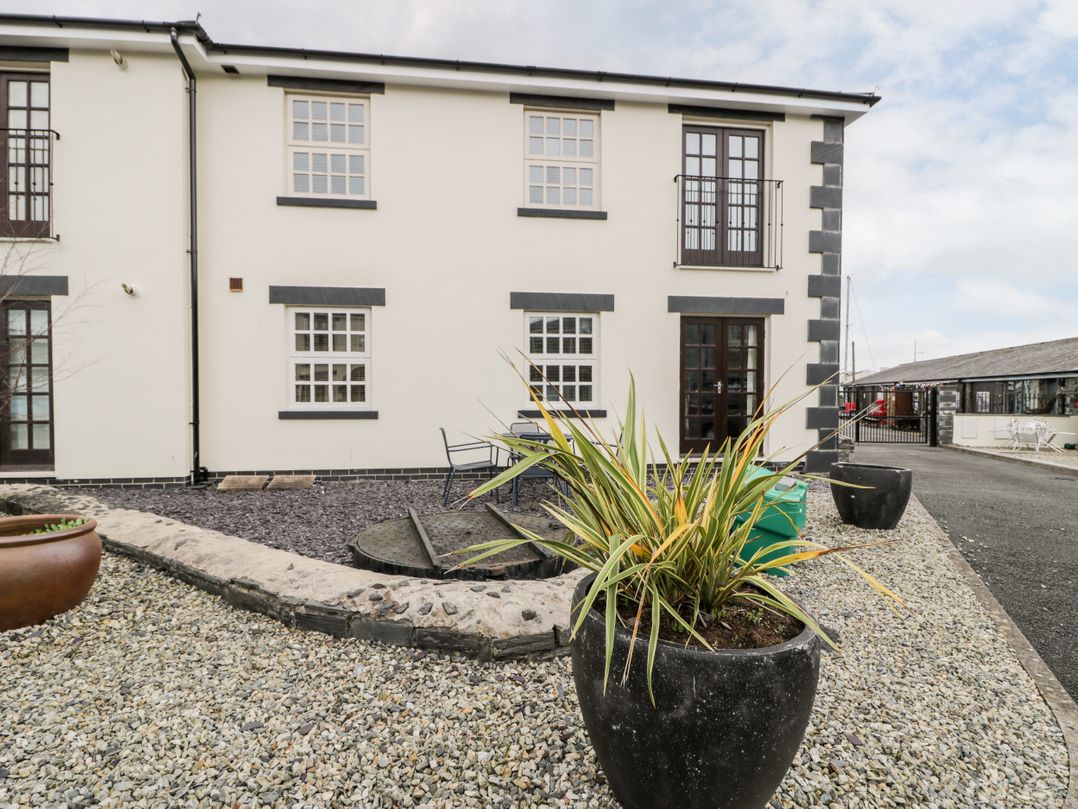 Whistle Stop Apartment