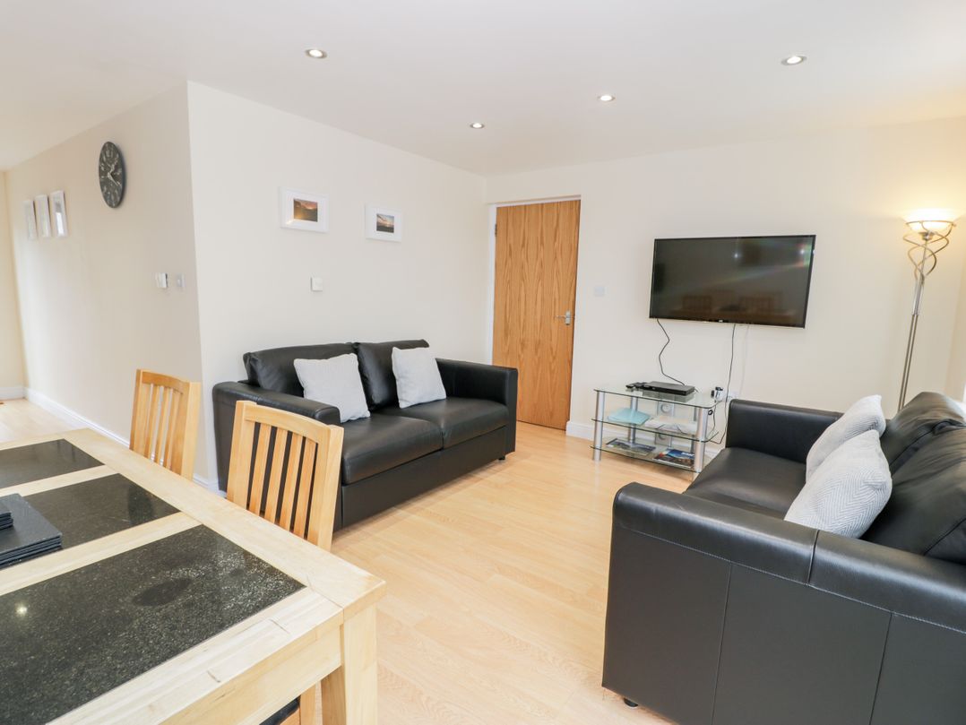 Whistle Stop Apartment