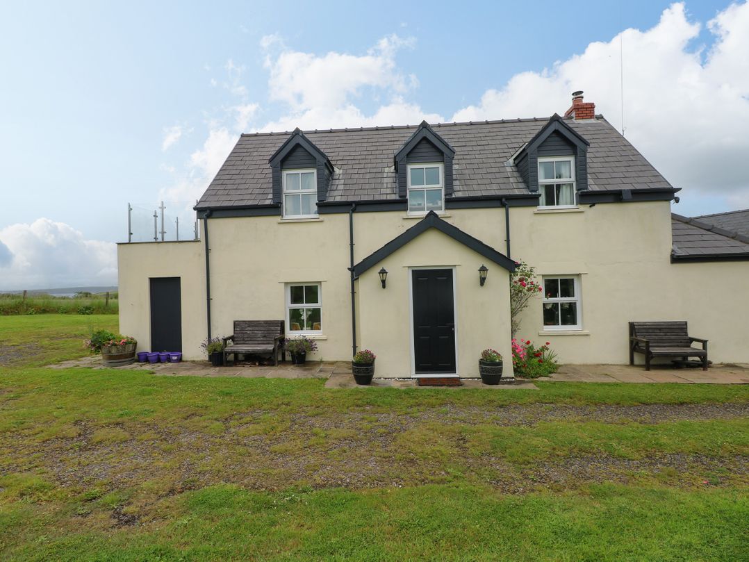 An exterior view of a cottage at North Studdock Cottage in Angle near Pembroke