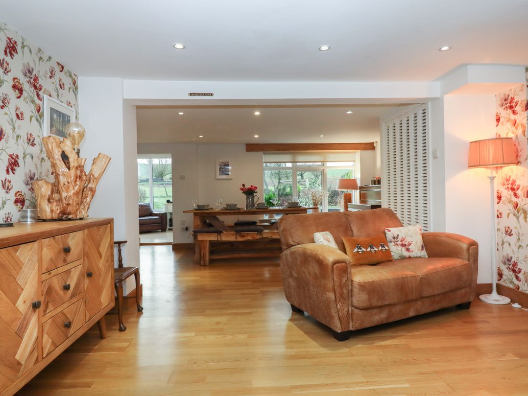 Waterland Farmhouse