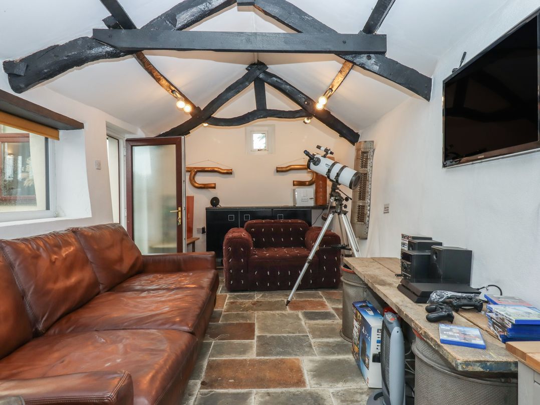 Waterland Farmhouse