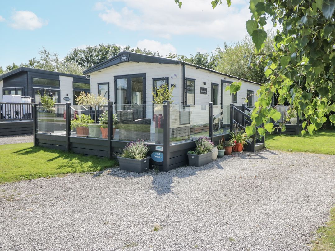 Lilac Lodge