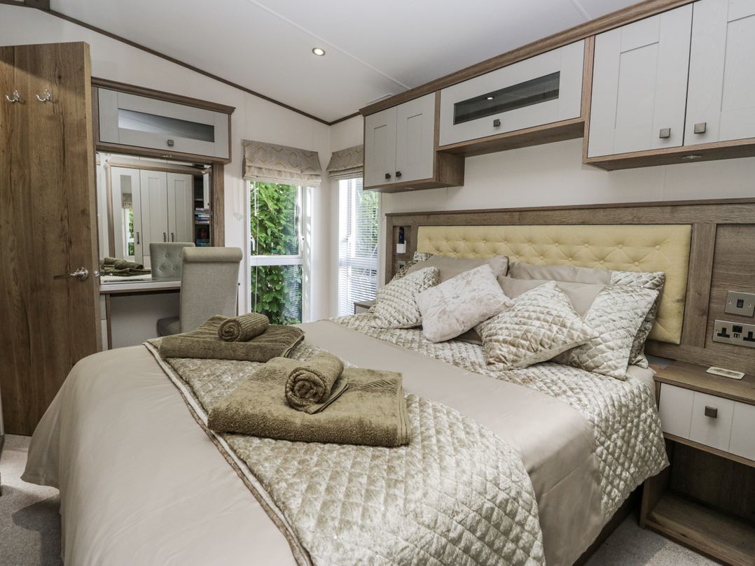 Lilac Lodge