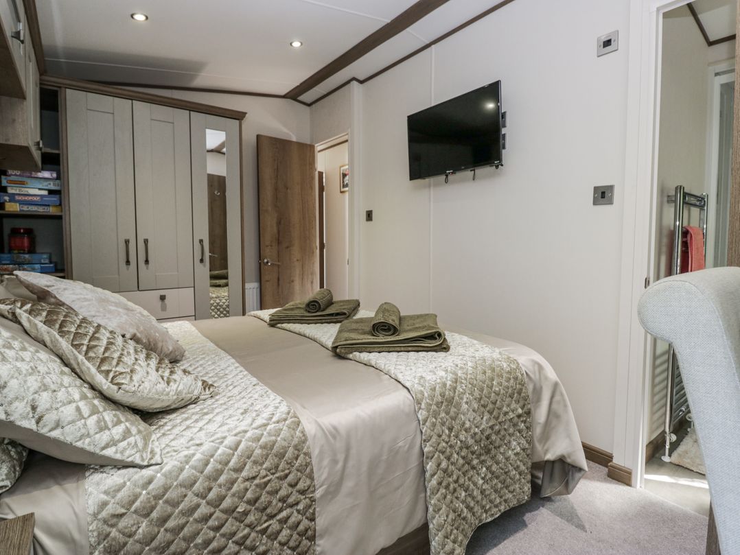 Lilac Lodge