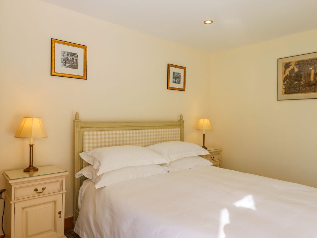 Swandown, 11 The Cygnet