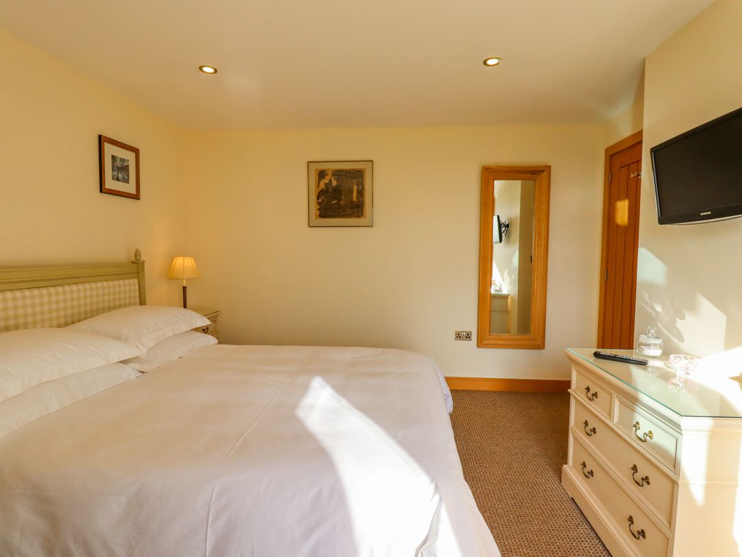 Swandown, 11 The Cygnet