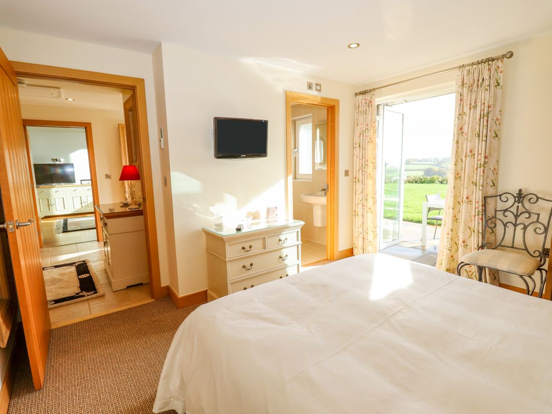 Swandown, 11 The Cygnet