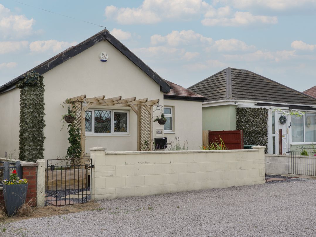 5 Woodside Avenue