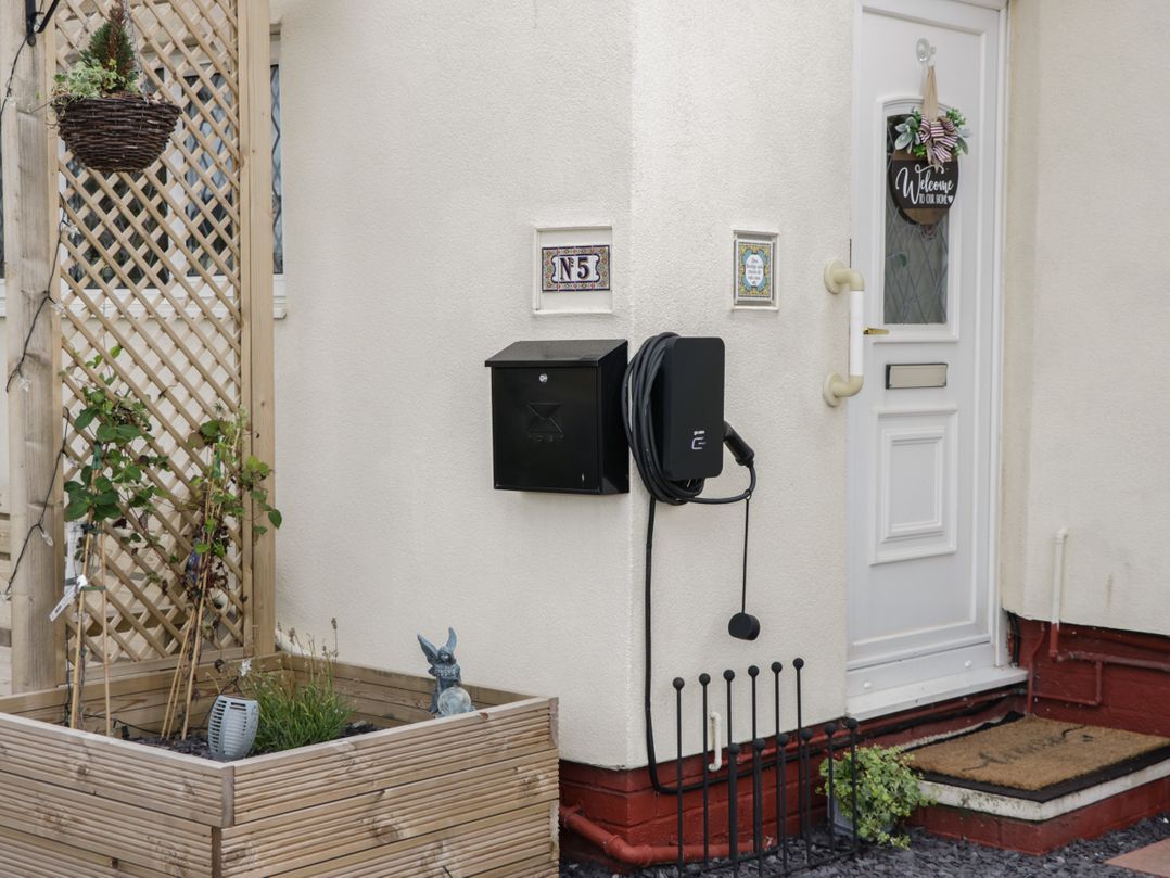 5 Woodside Avenue