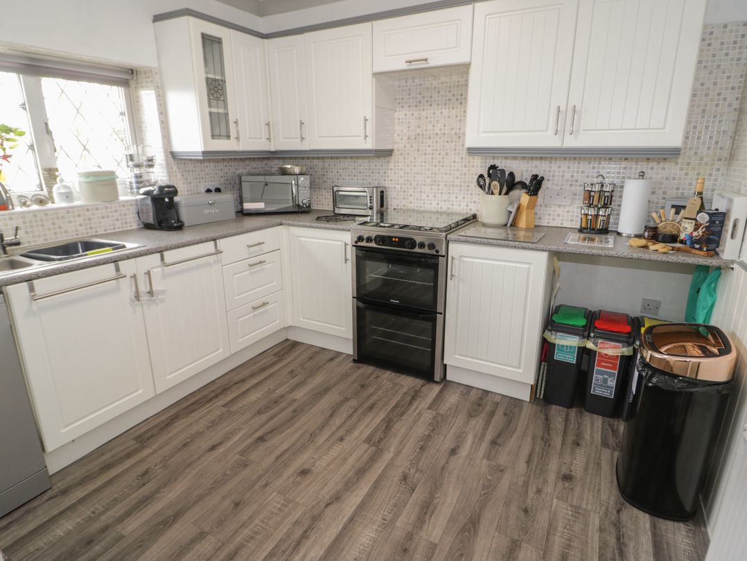5 Woodside Avenue