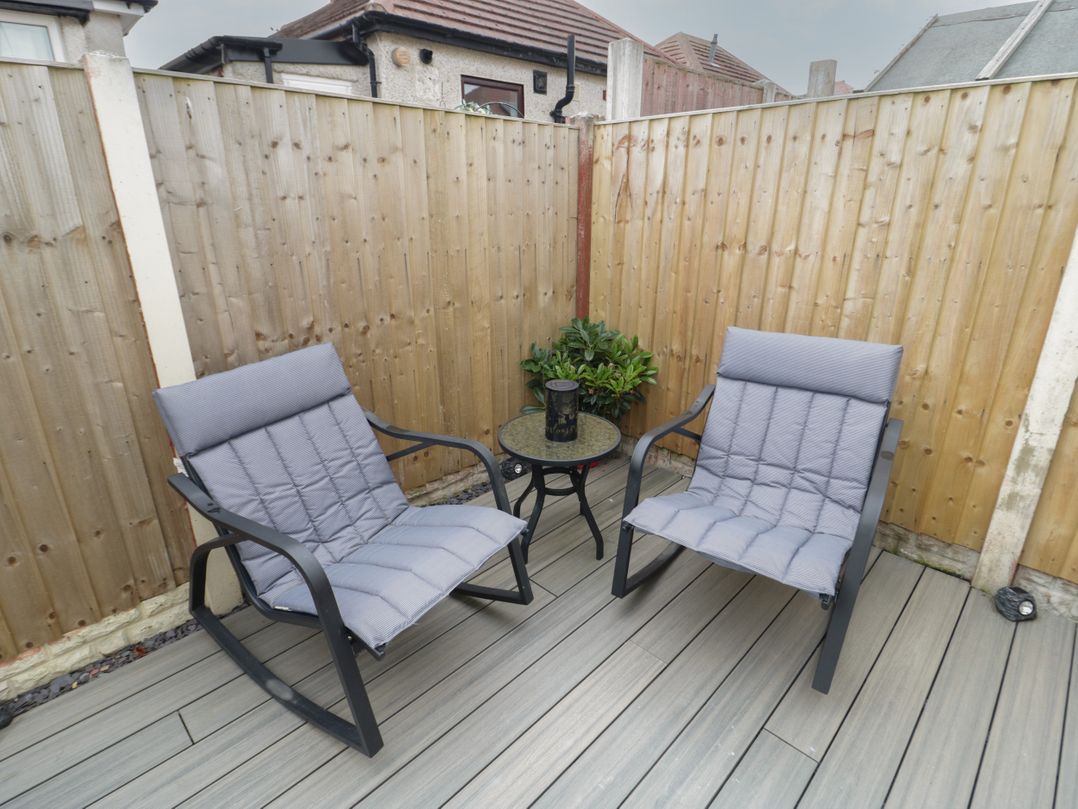 5 Woodside Avenue