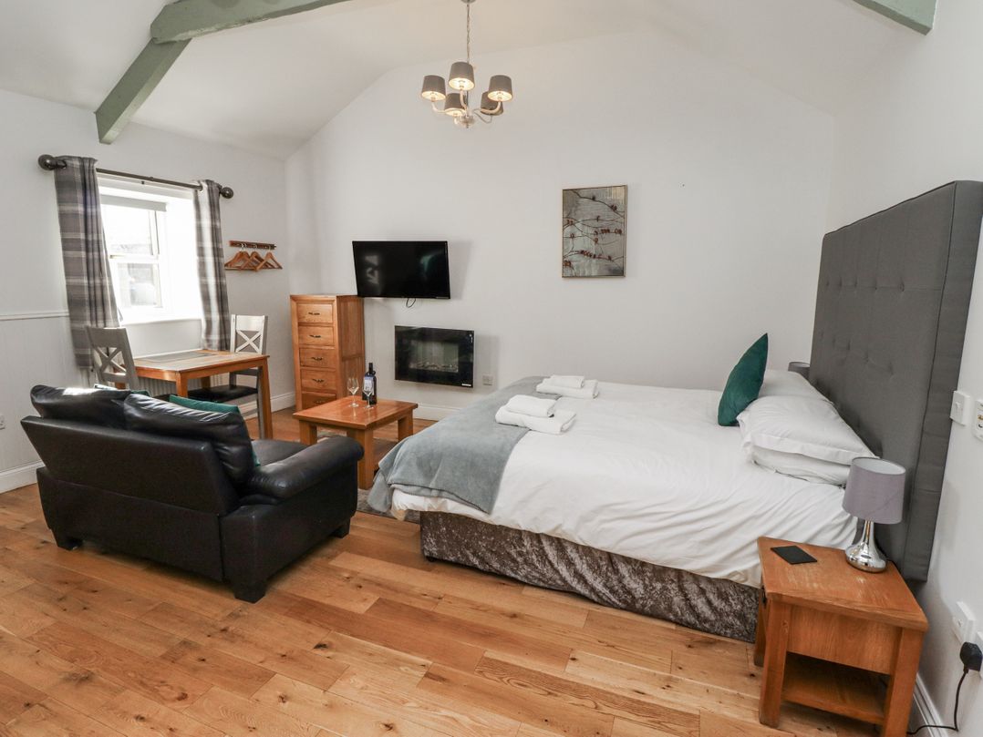 Avocet Cottage - Lucker Steadings