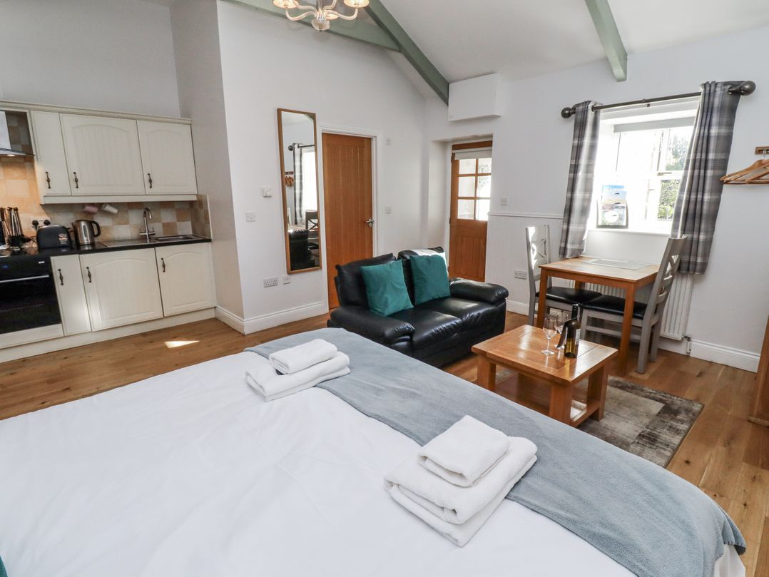 Avocet Cottage - Lucker Steadings