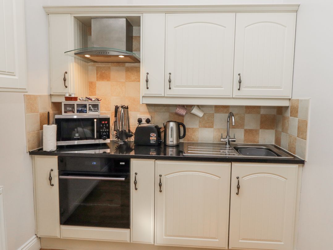 Avocet Cottage - Lucker Steadings