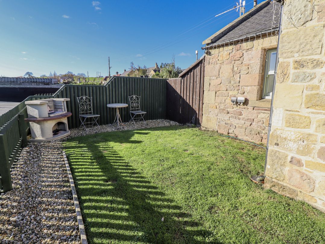 Avocet Cottage - Lucker Steadings