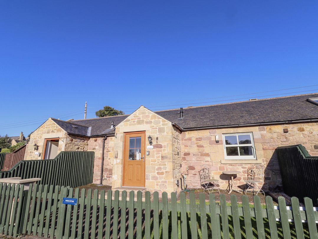 Dunlin Cottage - Lucker Steadings