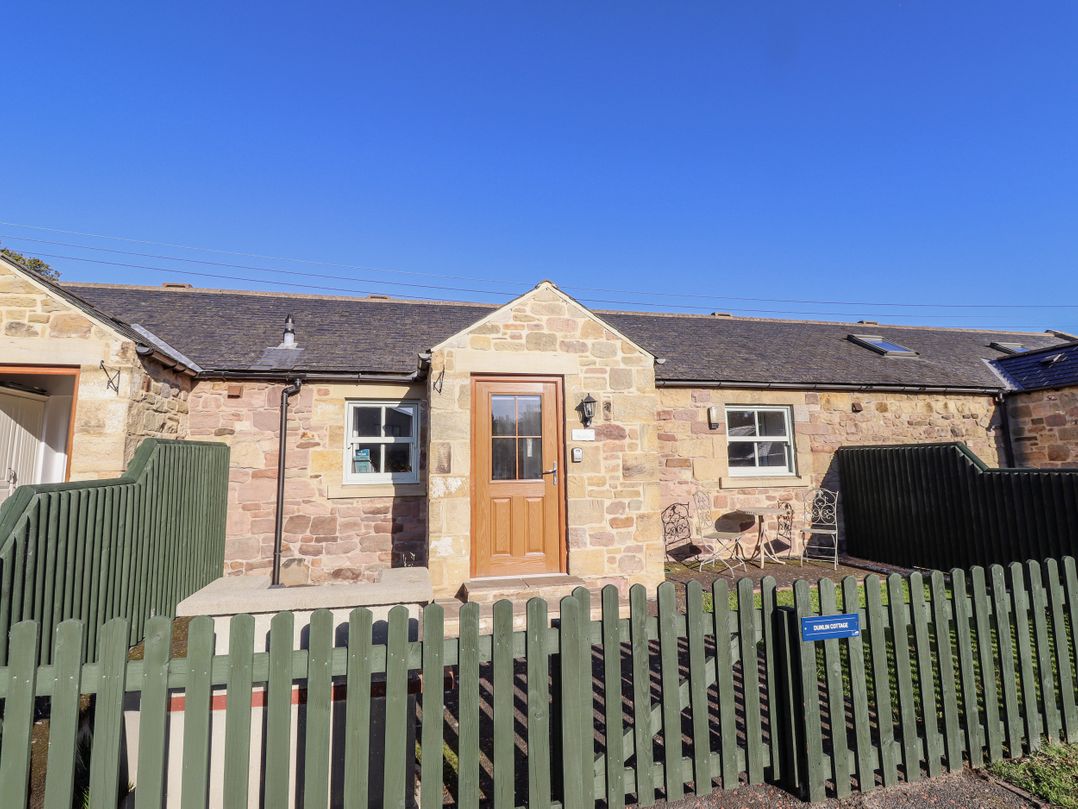 Dunlin Cottage - Lucker Steadings
