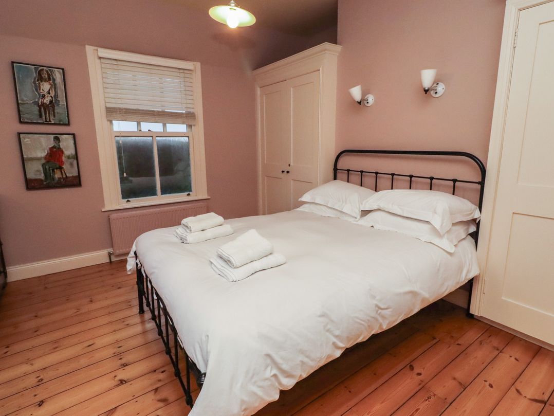 Armstrong Cottages No6