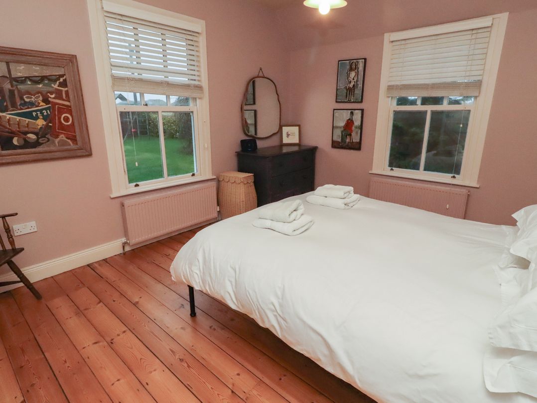 Armstrong Cottages No6