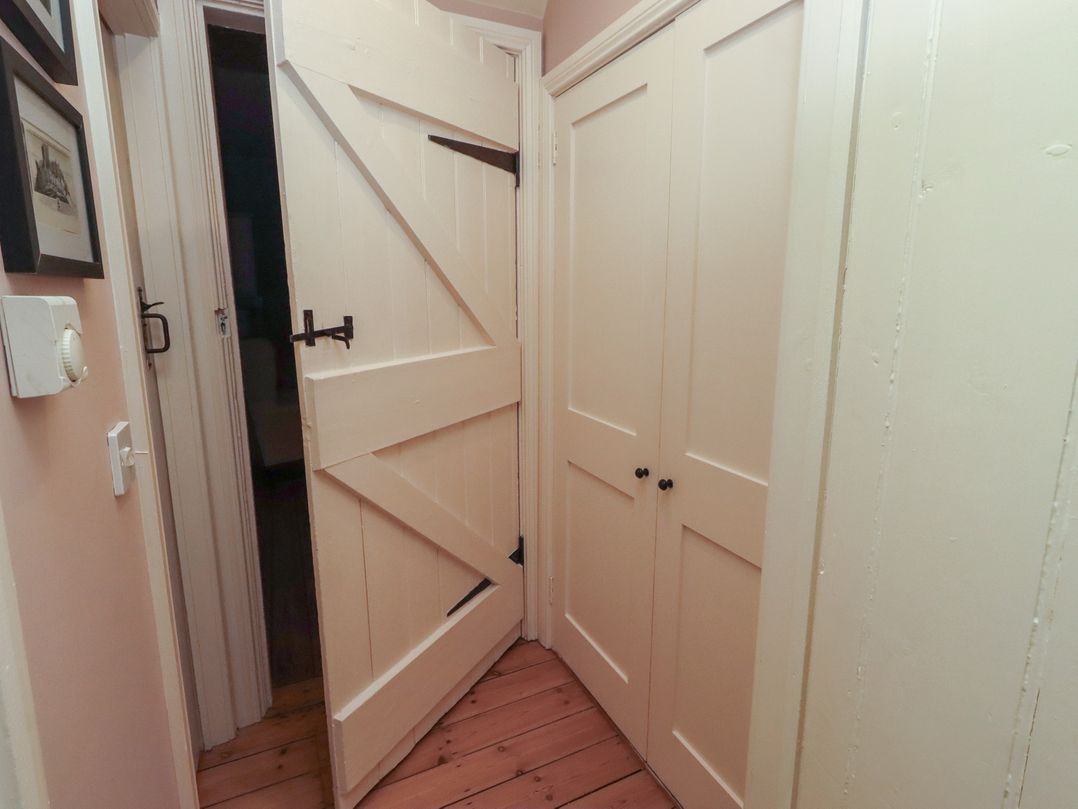 Armstrong Cottages No6