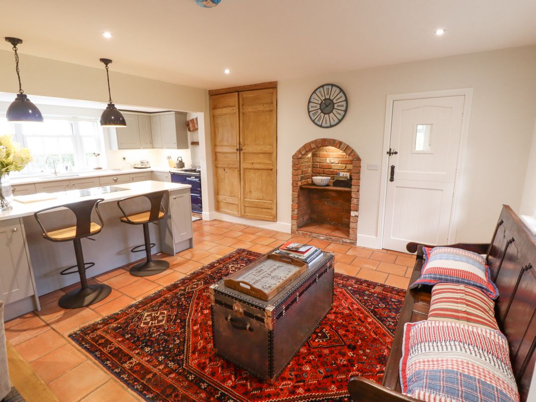 Moon Field Lodge