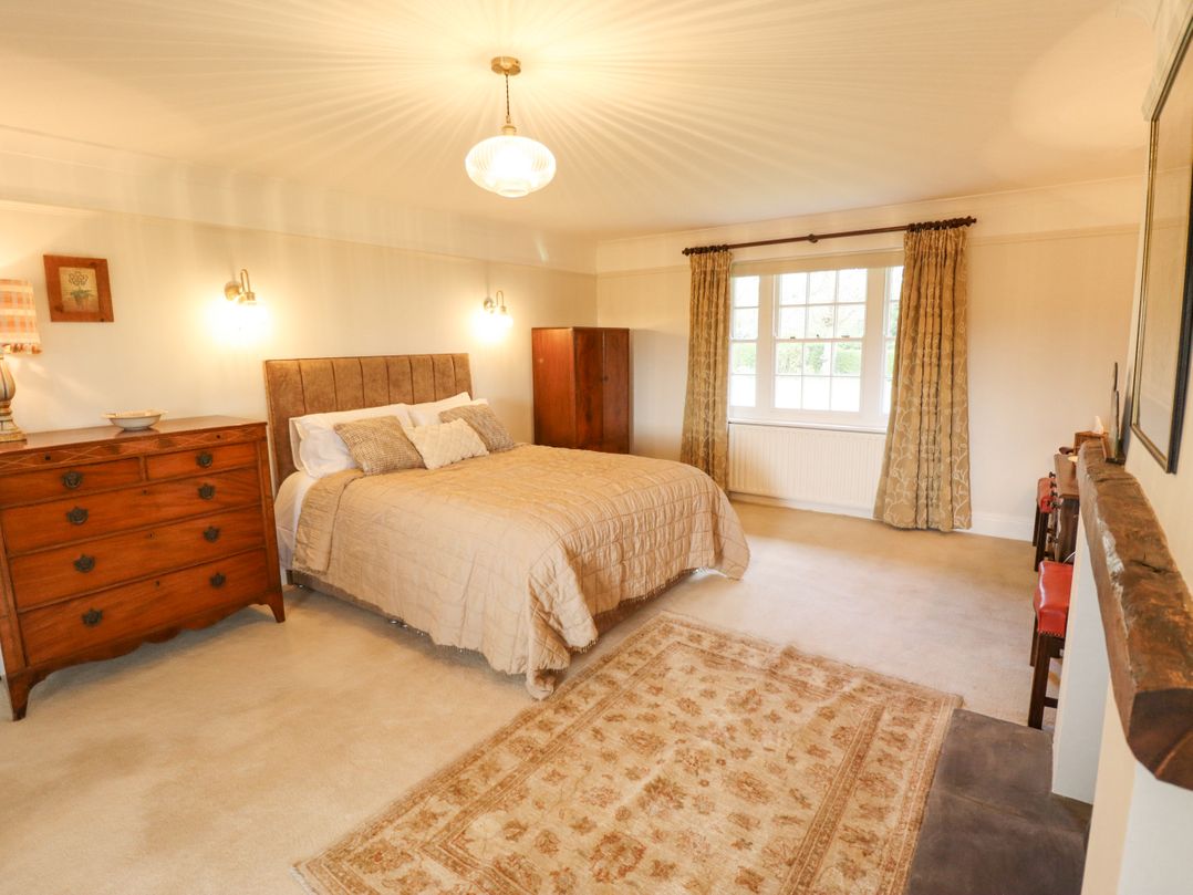 Moon Field Lodge