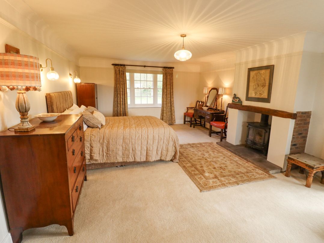 Moon Field Lodge