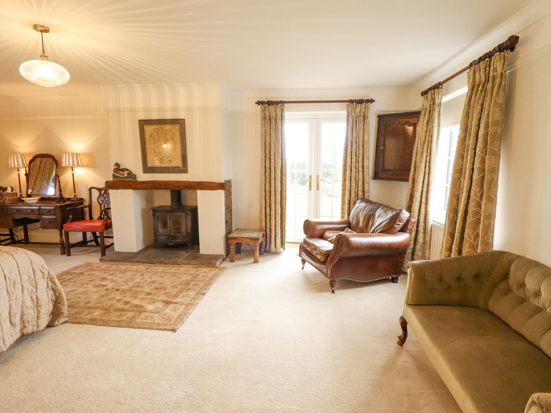 Moon Field Lodge