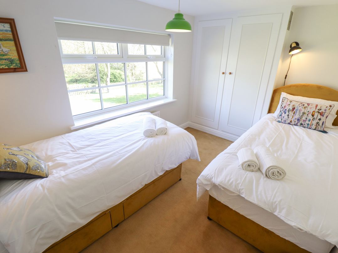 Moon Field Lodge