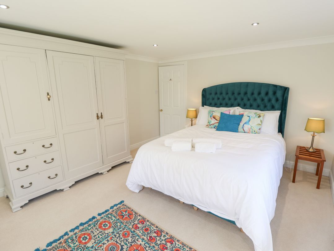 Moon Field Lodge