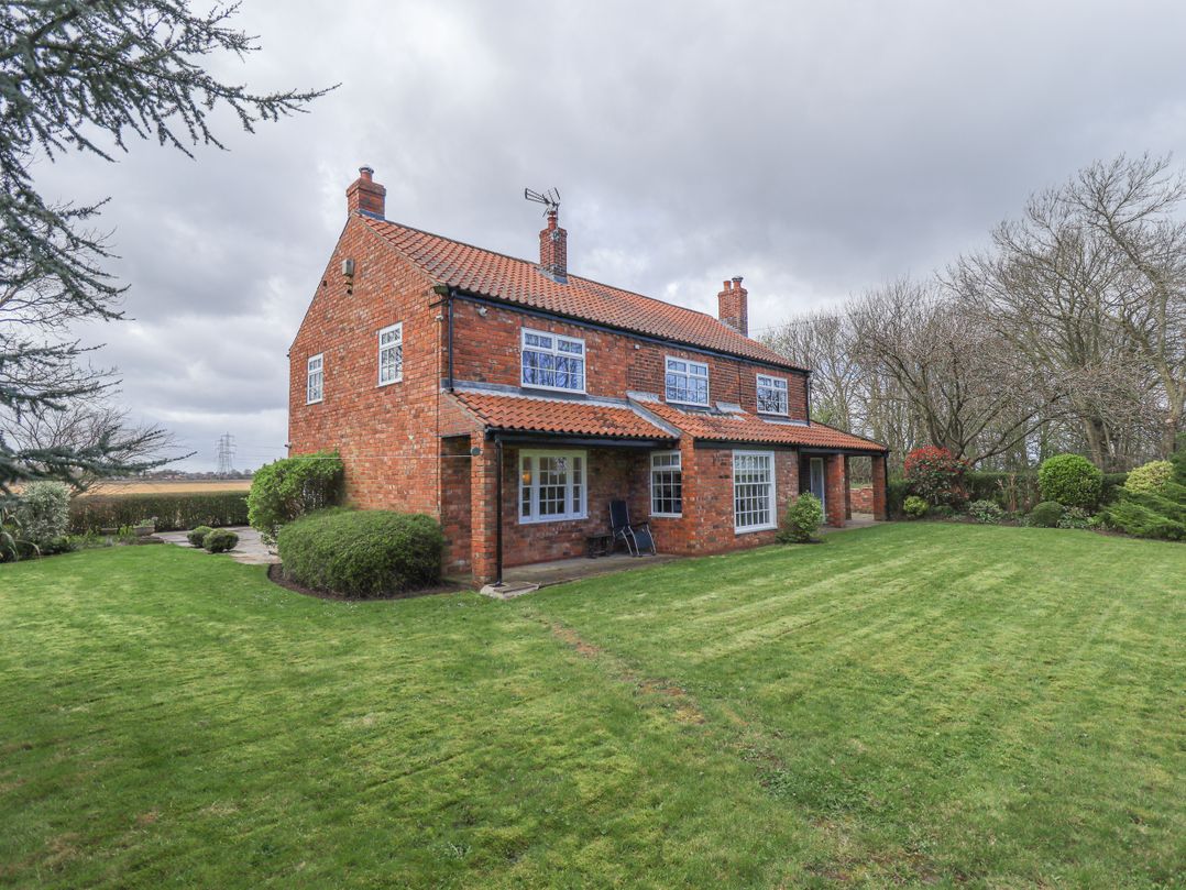 Moon Field Lodge