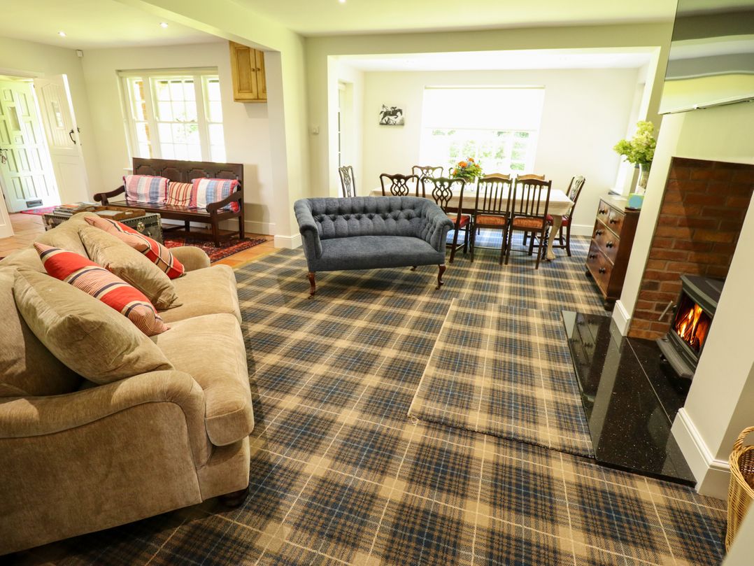 Moon Field Lodge
