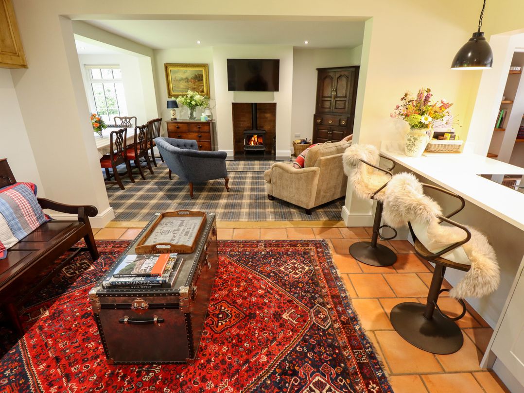 Moon Field Lodge