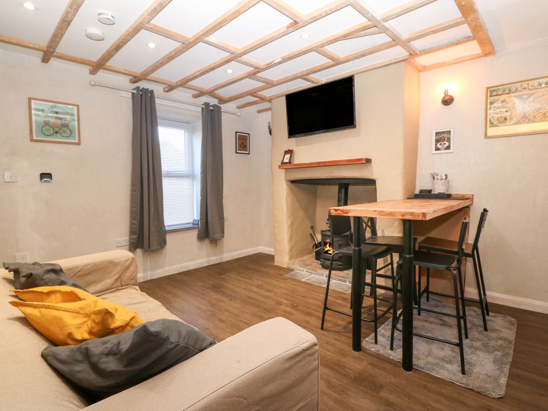 1 Dinas cottages