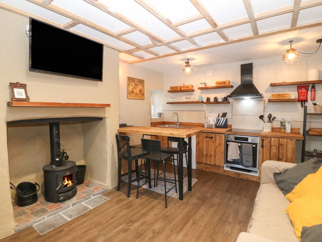 1 Dinas cottages