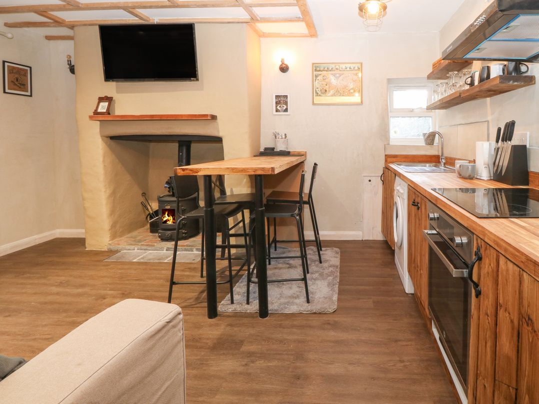 1 Dinas cottages