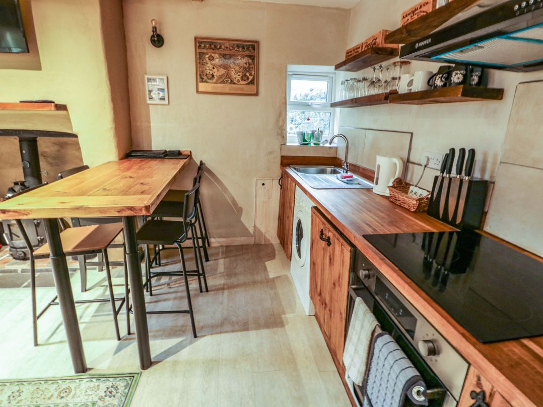 1 Dinas cottages