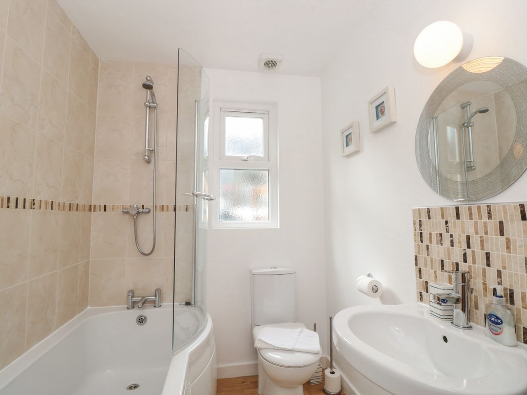 2 North Furzeham Road