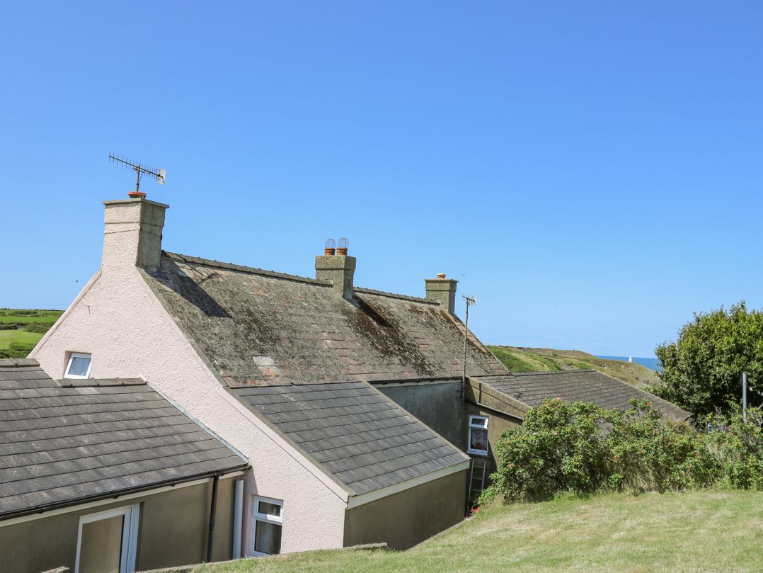 2 Sunny Hill