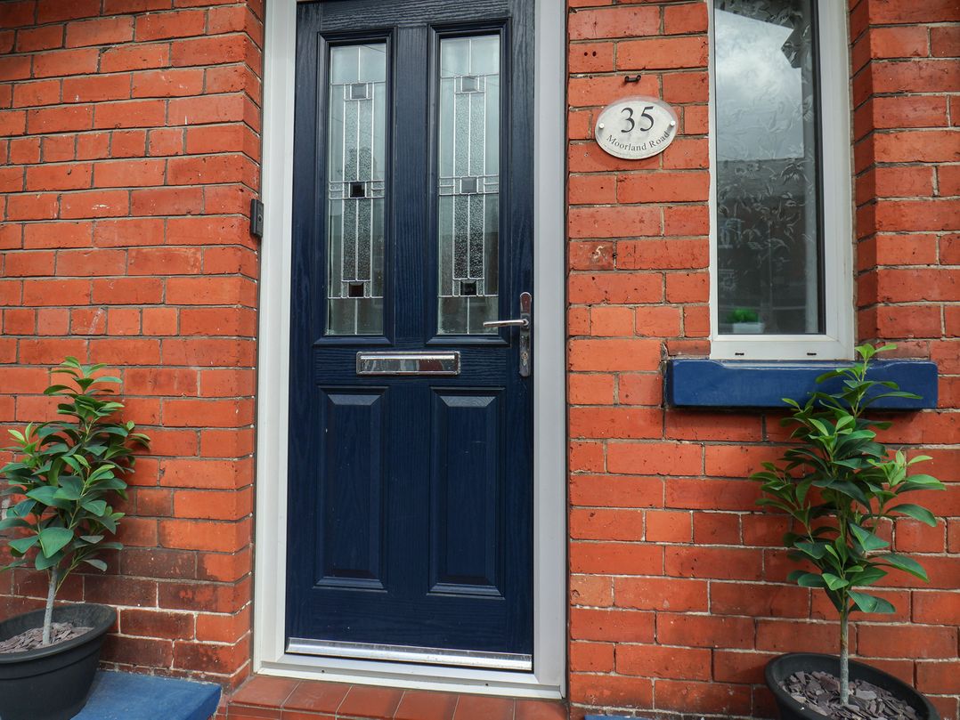 35 Moorland Road