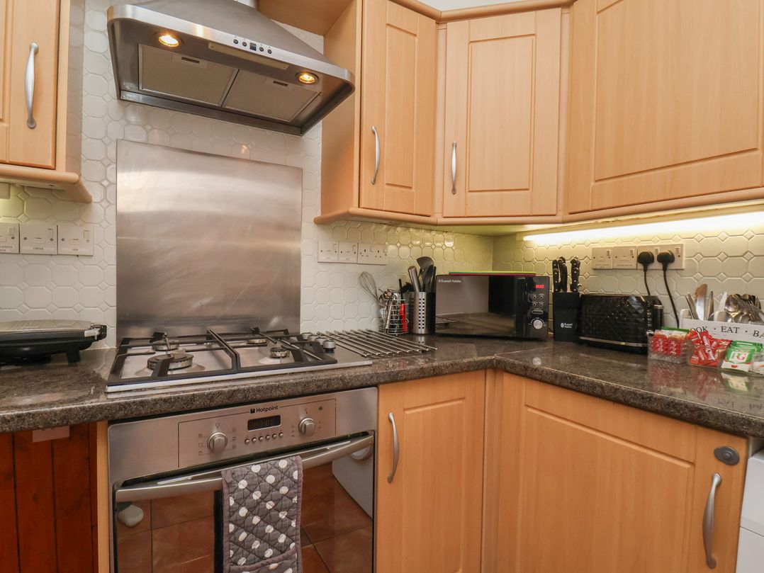 35 Moorland Road
