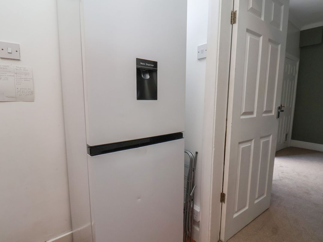 35 Moorland Road