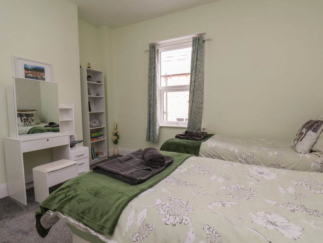 35 Moorland Road