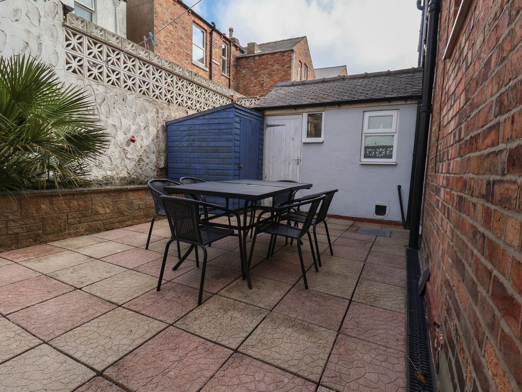 35 Moorland Road