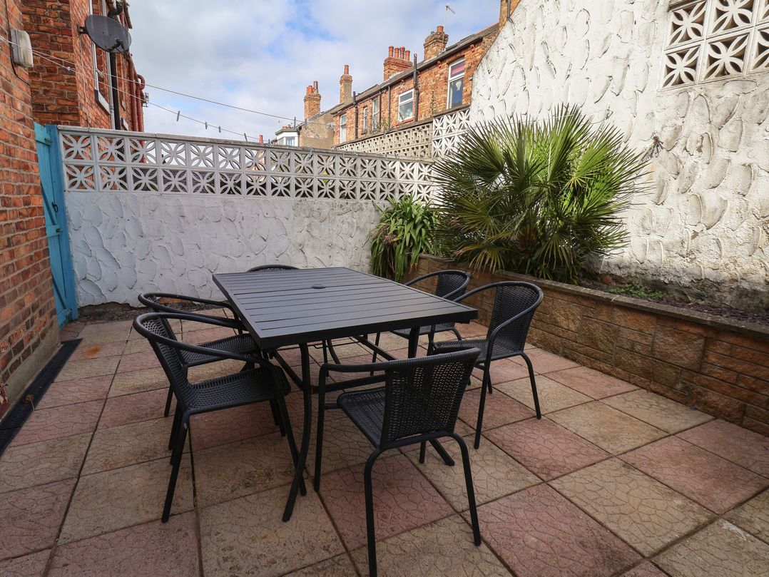 35 Moorland Road
